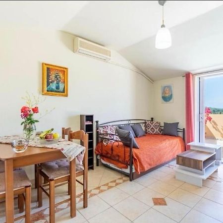 Appartement La Soffitta Di Bampina à Perivólion Extérieur photo