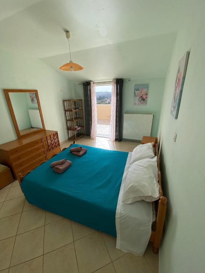 Appartement La Soffitta Di Bampina à Perivólion Extérieur photo