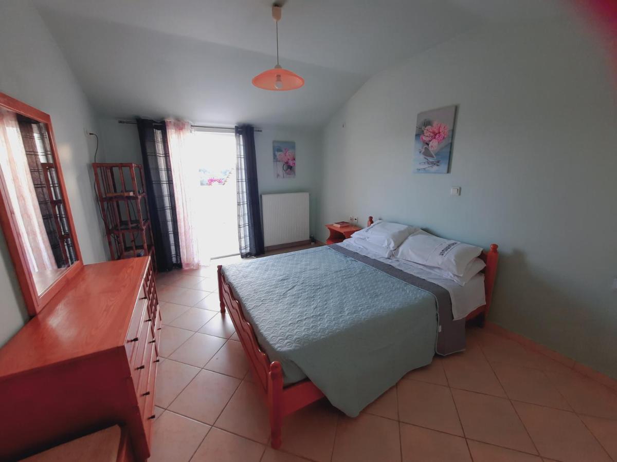 Appartement La Soffitta Di Bampina à Perivólion Extérieur photo
