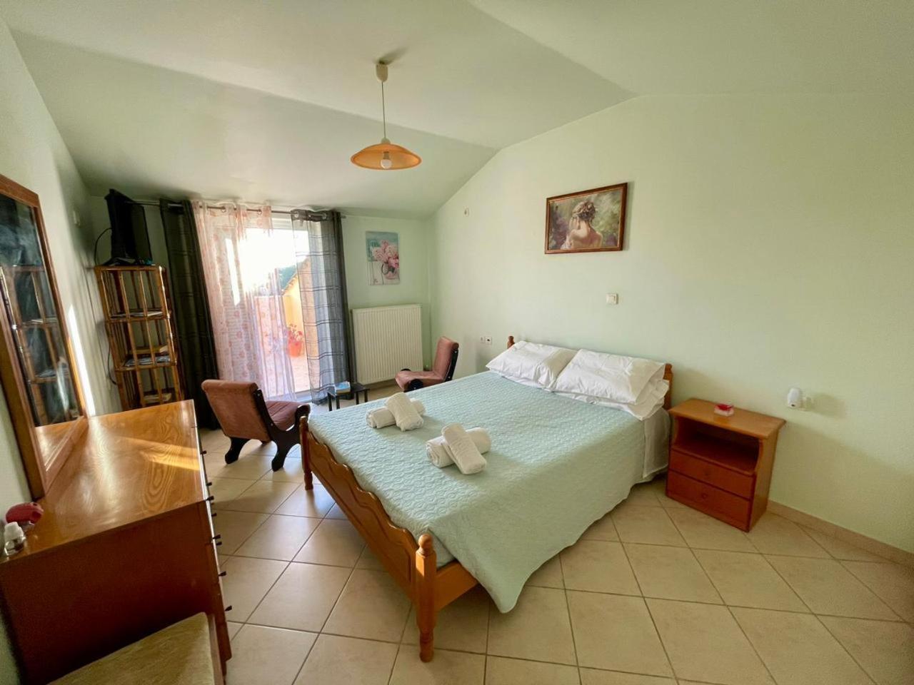 Appartement La Soffitta Di Bampina à Perivólion Extérieur photo