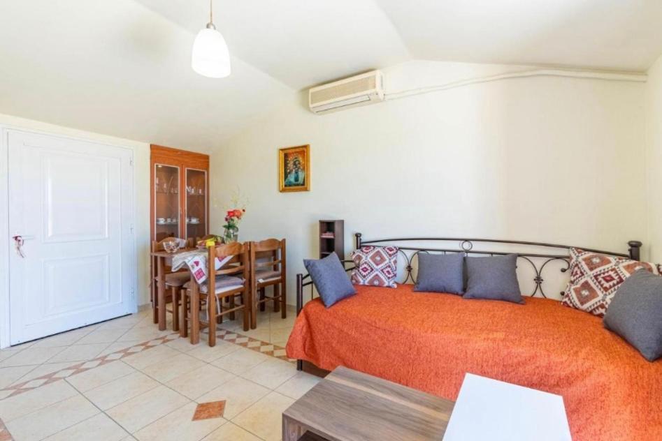Appartement La Soffitta Di Bampina à Perivólion Extérieur photo