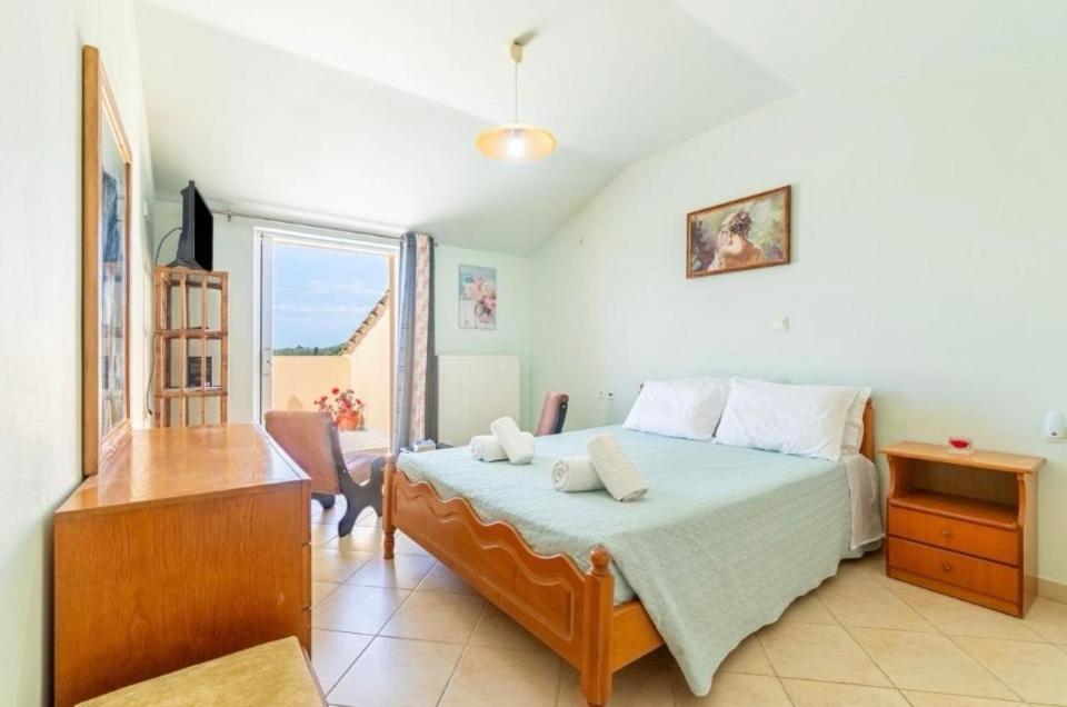 Appartement La Soffitta Di Bampina à Perivólion Extérieur photo